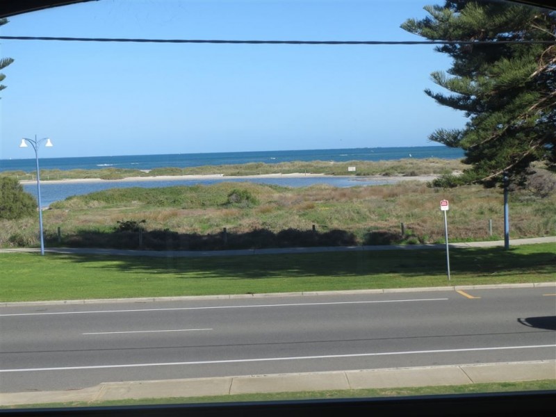 254 Safety Bay Road, Safety Bay WA 6169