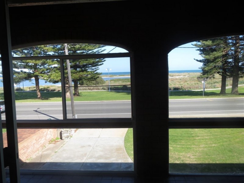 254 Safety Bay Road, Safety Bay WA 6169