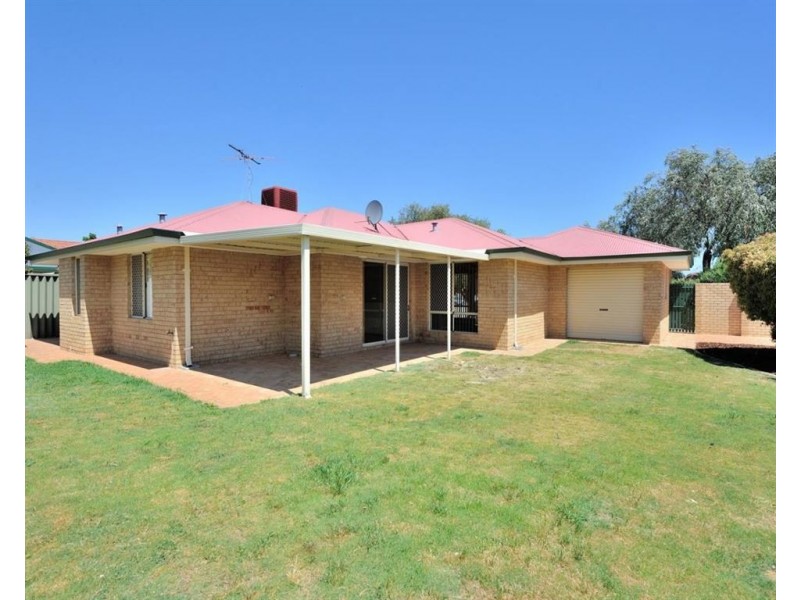 41 The Avenue, Warnbro WA 6169