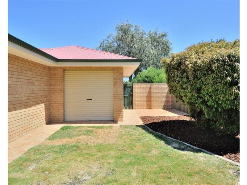 41 The Avenue, Warnbro WA 6169