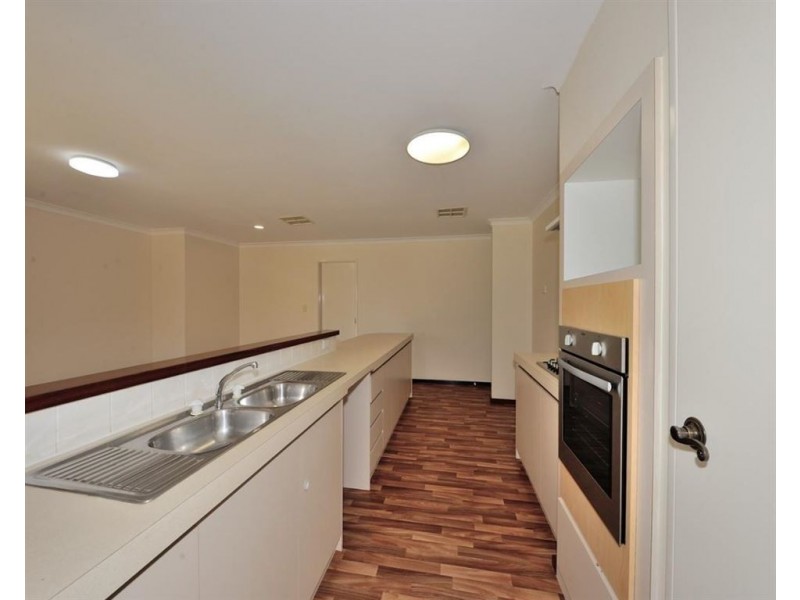 41 The Avenue, Warnbro WA 6169