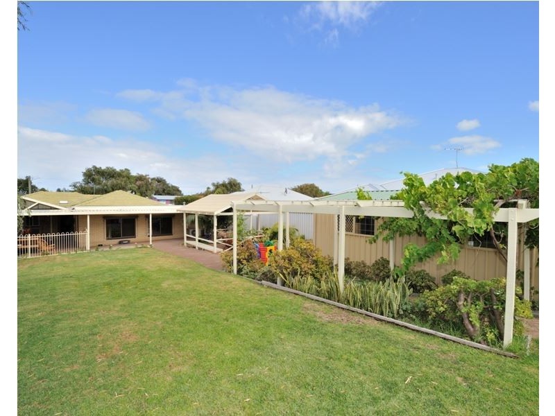 144 Safety Bay Road, Shoalwater WA 6169