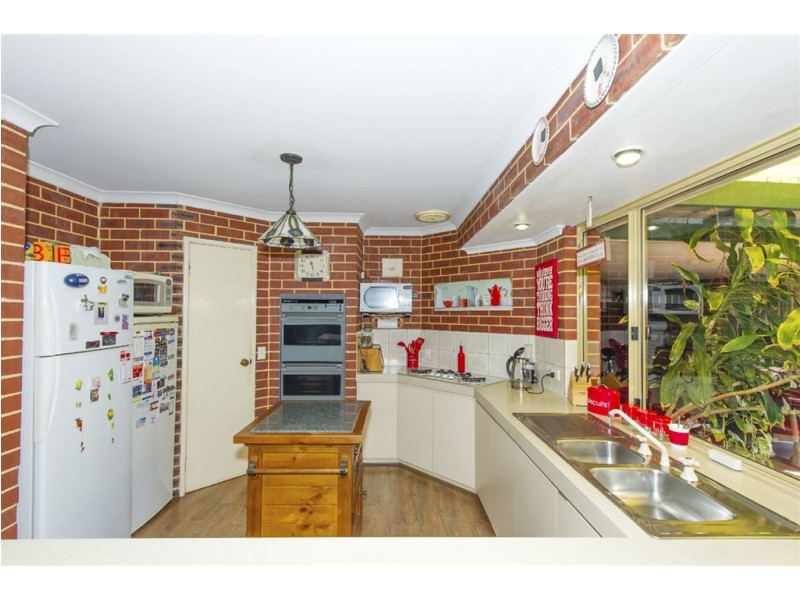 31 Sunningdale Circle, Cooloongup WA 6168
