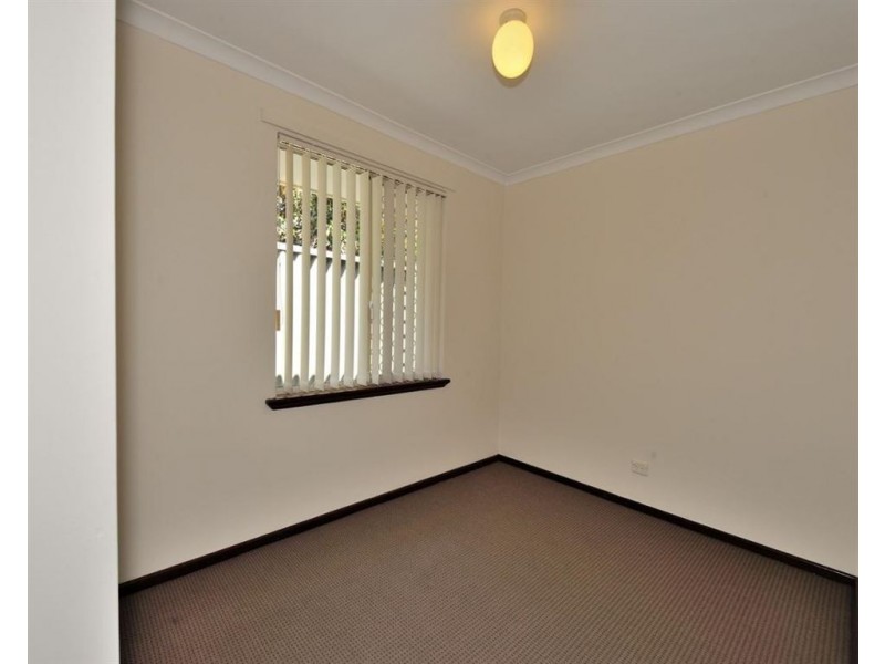 41 The Avenue, Warnbro WA 6169