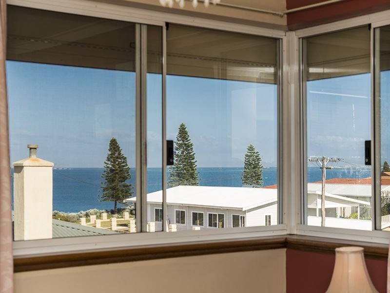 9 View Road, Safety Bay WA 6169