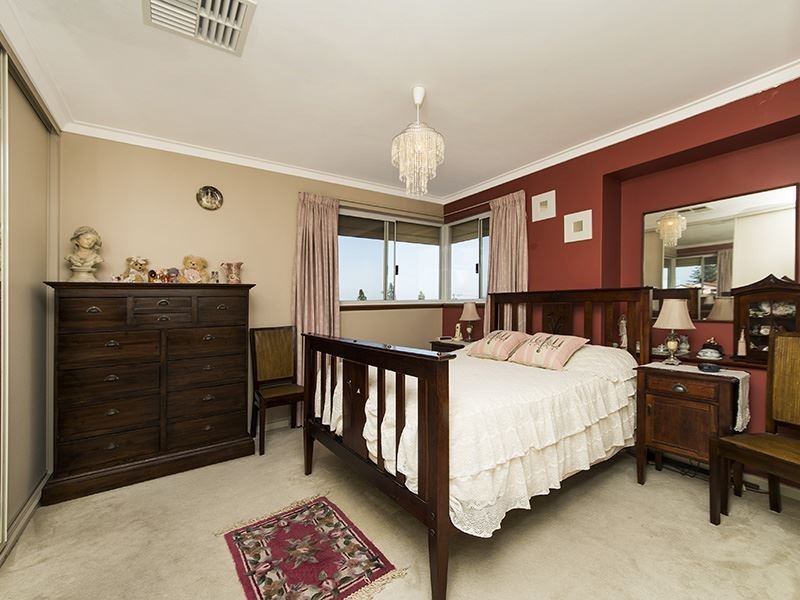 9 View Road, Safety Bay WA 6169