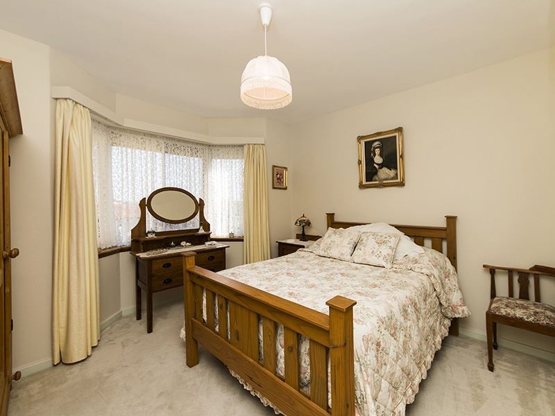 9 View Road, Safety Bay WA 6169