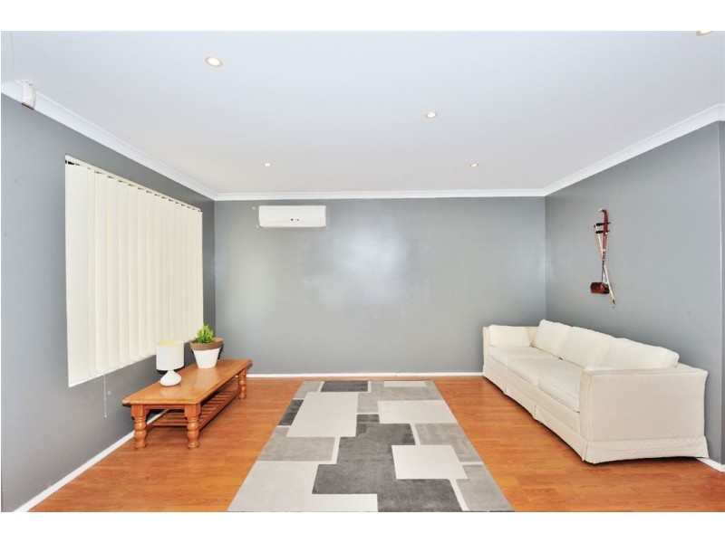 61 Chelmsford Avenue, Port Kennedy WA 6172