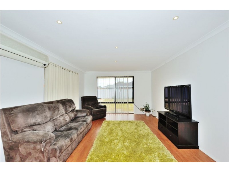 61 Chelmsford Avenue, Port Kennedy WA 6172