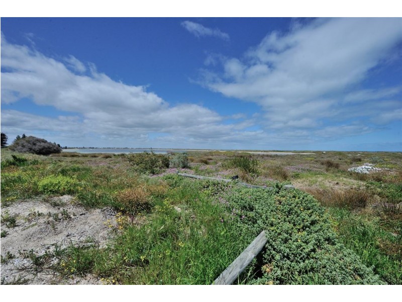 49 Waimea Road, Safety Bay WA 6169