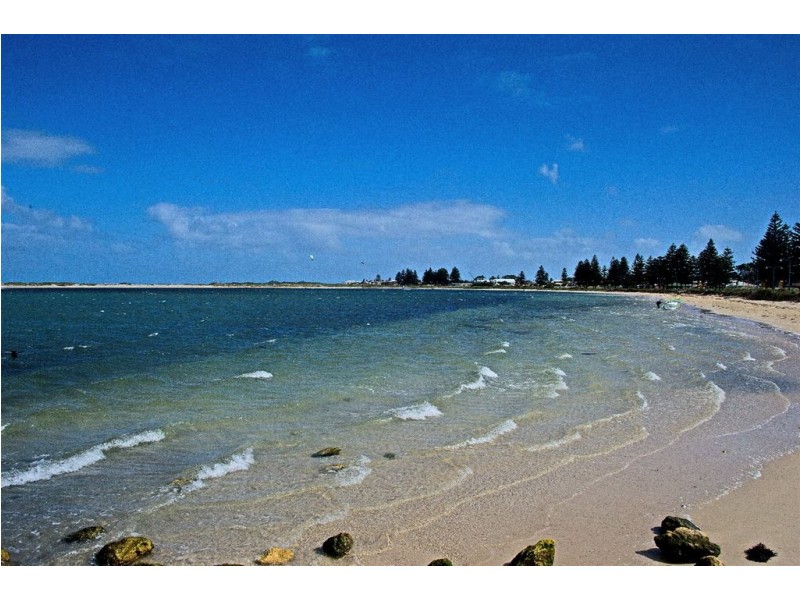 49 Waimea Road, Safety Bay WA 6169