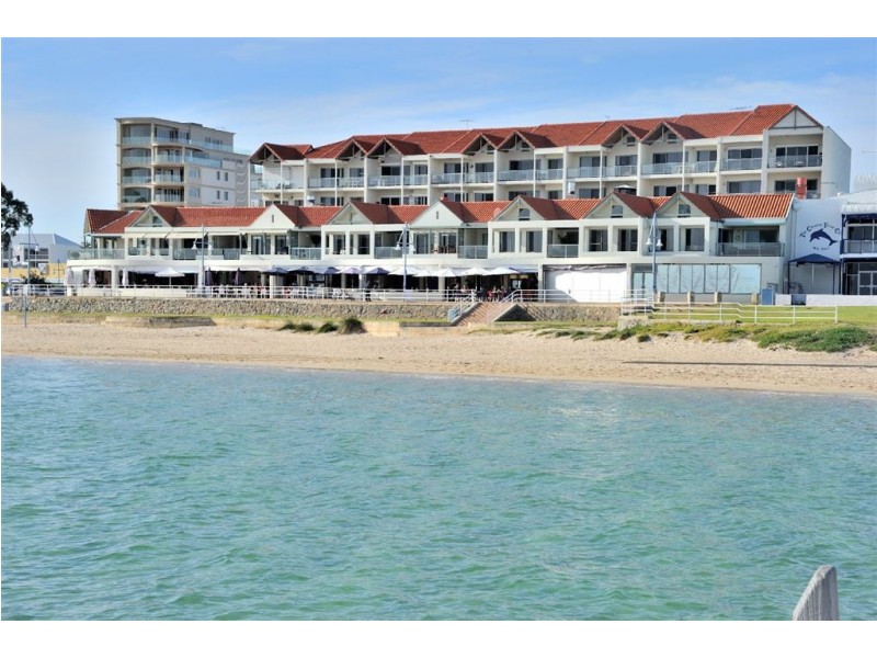 3/7 Railway Terrace, Rockingham WA 6168