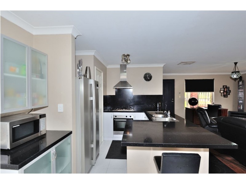 1/116 Lewington Street, Rockingham WA 6168