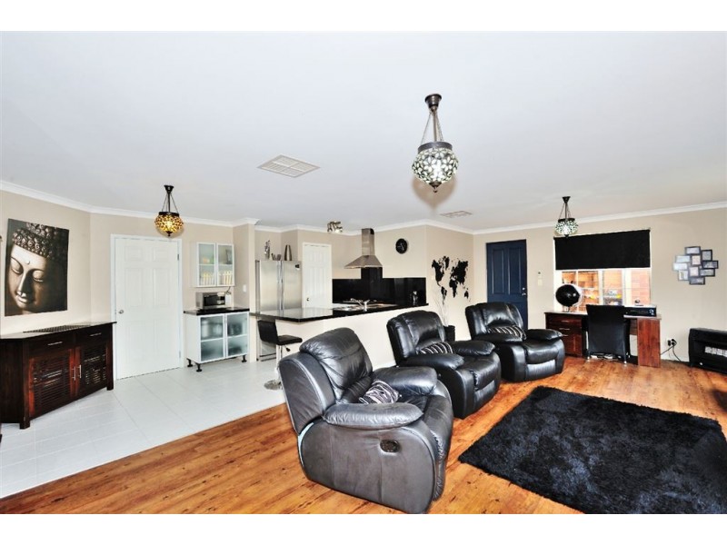 1/116 Lewington Street, Rockingham WA 6168