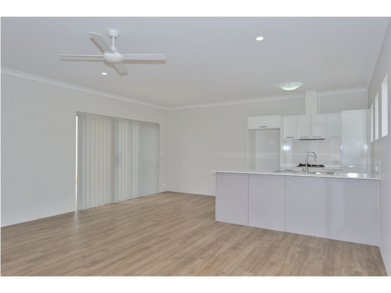 2/76 Lewington Street, Rockingham WA 6168