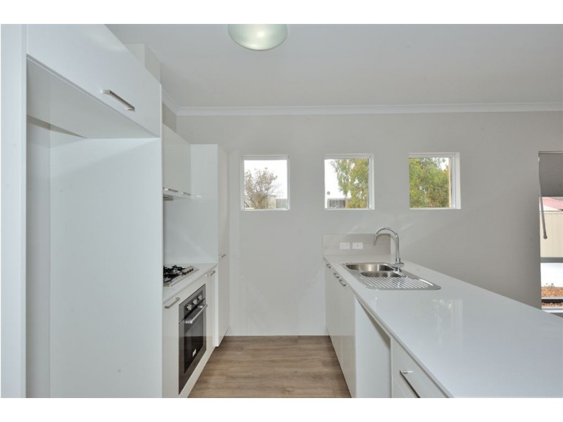 2/76 Lewington Street, Rockingham WA 6168