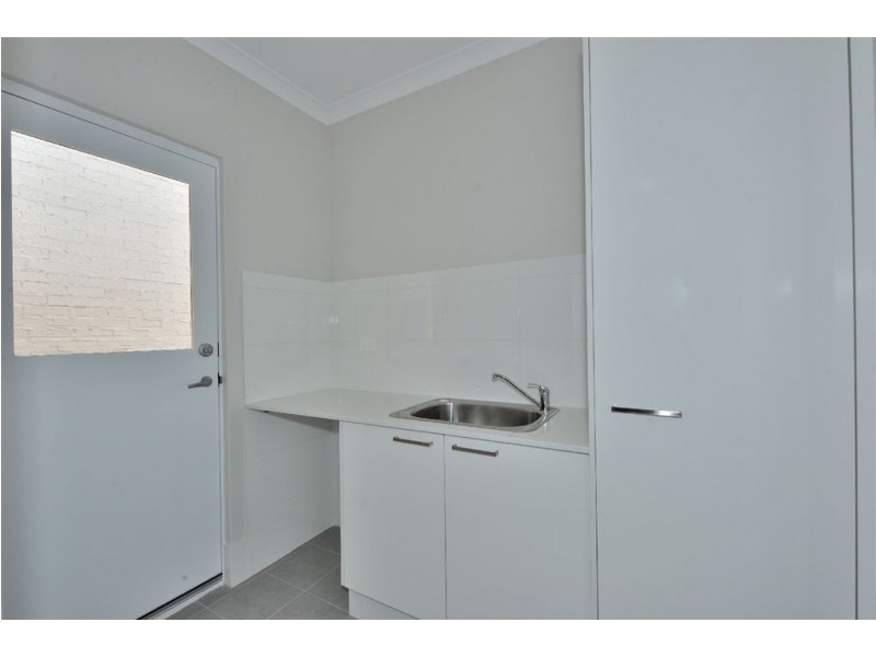 2/76 Lewington Street, Rockingham WA 6168