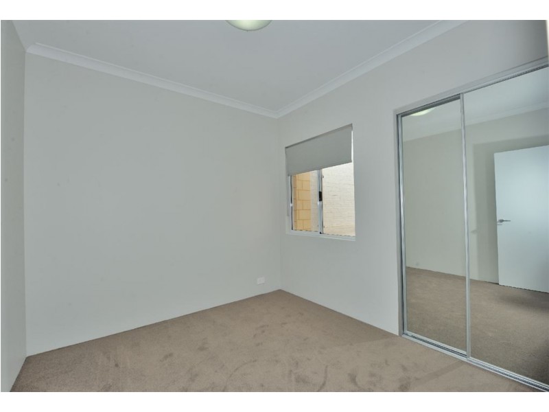 2/76 Lewington Street, Rockingham WA 6168