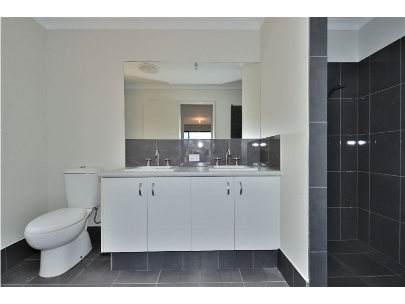 16 Remembrance Drive, Baldivis WA 6171