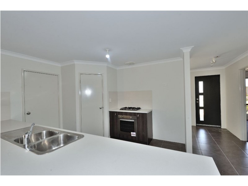 16 Remembrance Drive, Baldivis WA 6171