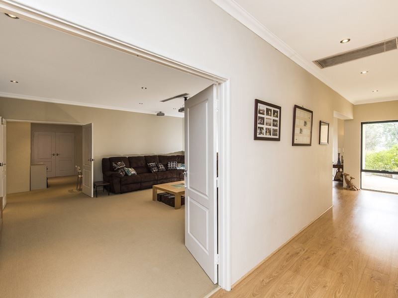 42 Hilltop Rise, Karnup WA 6176