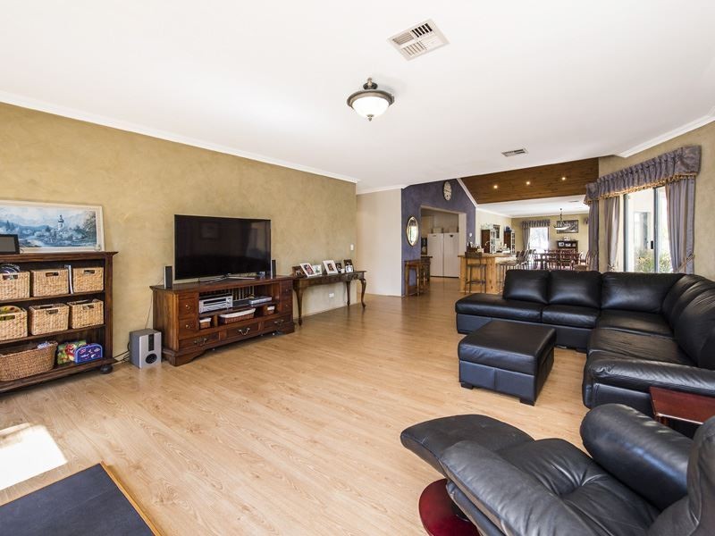 42 Hilltop Rise, Karnup WA 6176