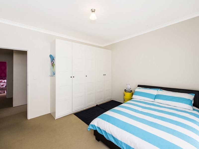 42 Hilltop Rise, Karnup WA 6176