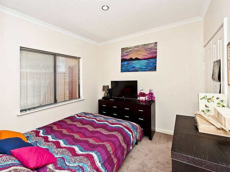 1/9 Victoria Street, Rockingham WA 6168