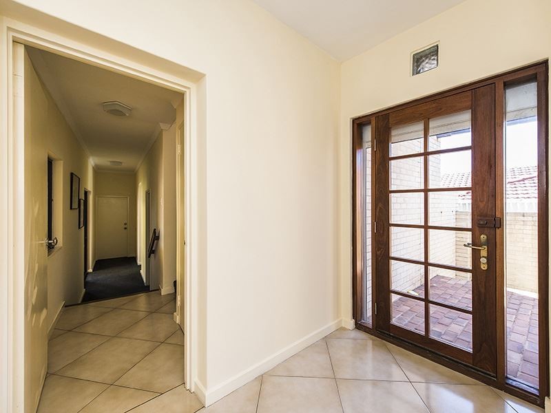 78 Warnbro Beach Road, Waikiki WA 6169