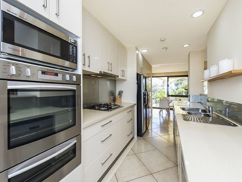 78 Warnbro Beach Road, Waikiki WA 6169