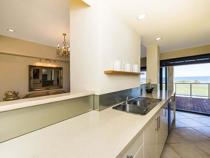 78 Warnbro Beach Road, Waikiki WA 6169