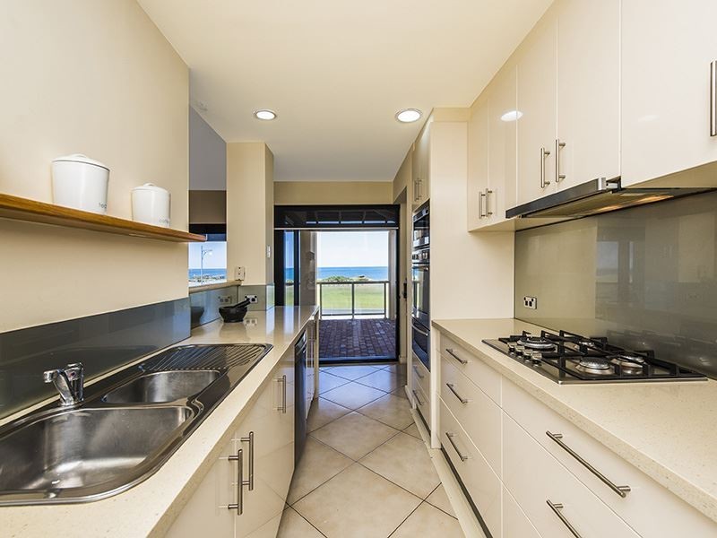 78 Warnbro Beach Road, Waikiki WA 6169