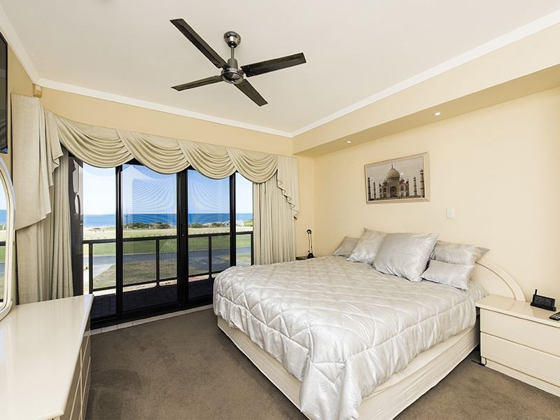 78 Warnbro Beach Road, Waikiki WA 6169