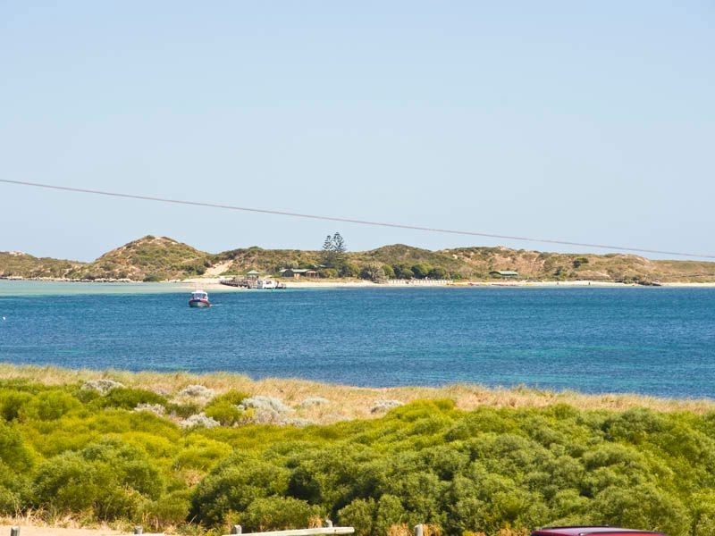 10 East Road, Shoalwater WA 6169