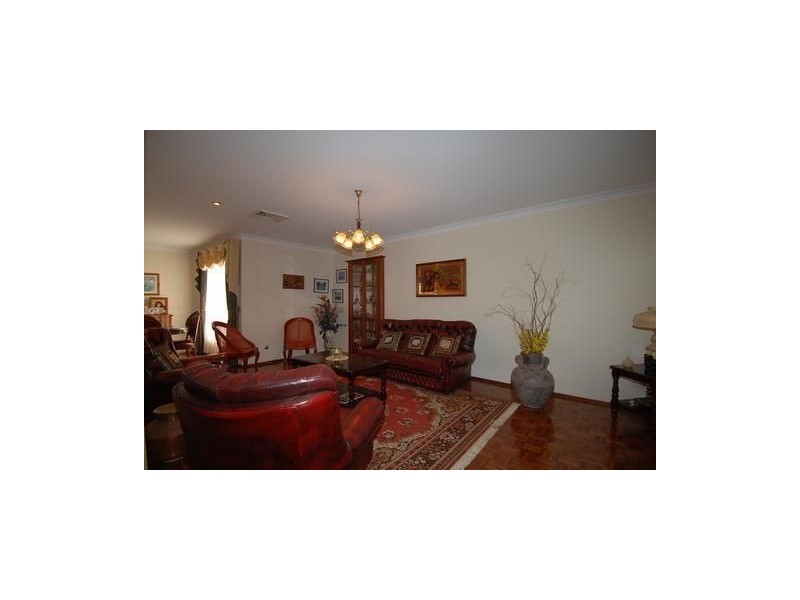 7 Chesterfield Rd, Epping NSW 2121
