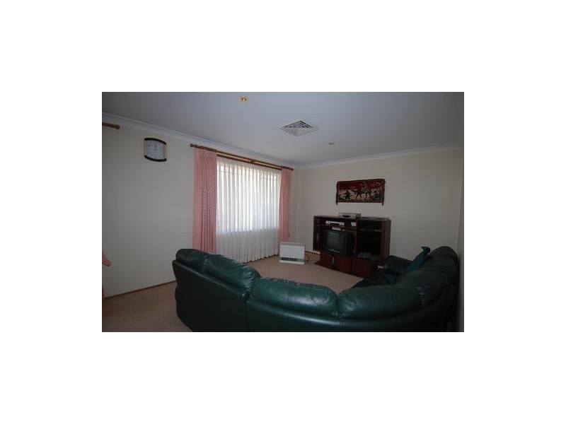 7 Chesterfield Rd, Epping NSW 2121