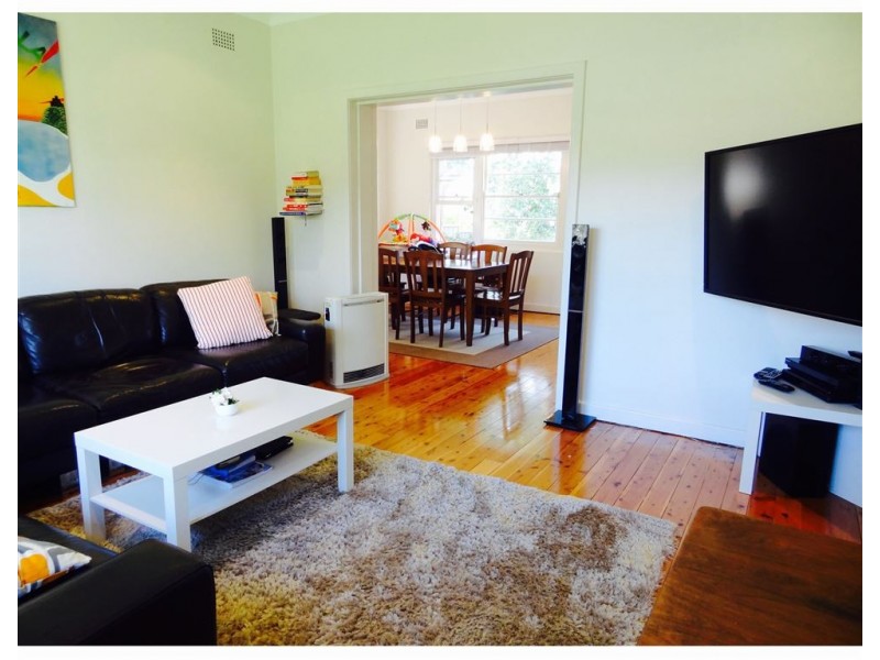 11 Warrane Rd, Roseville Chase NSW 2069