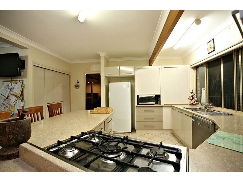 6 Sally Court, Warner QLD 4500