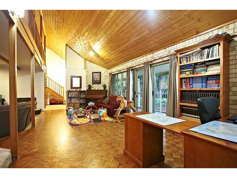 6 Sally Court, Warner QLD 4500