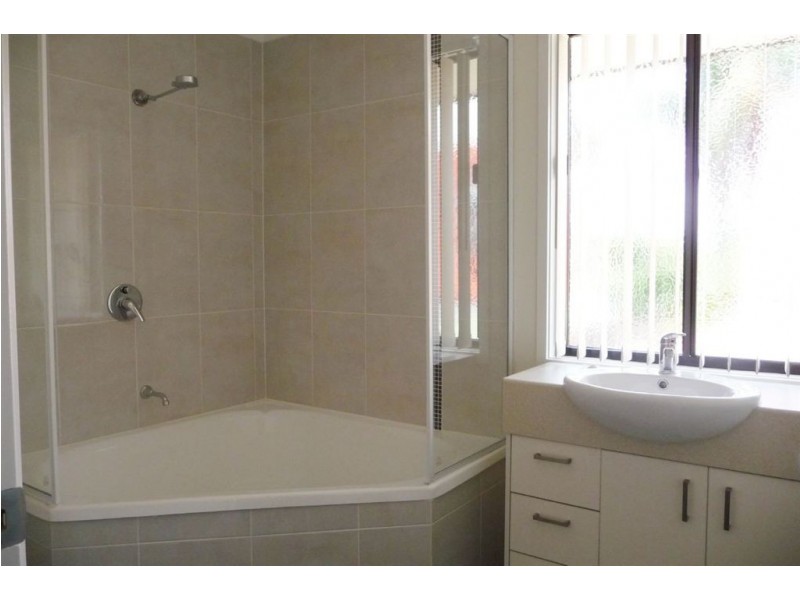 1/118 Samsonvale Rd, Strathpine QLD 4500