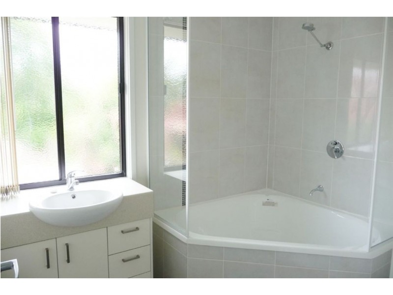 3/118 Samsonvale Rd, Strathpine QLD 4500
