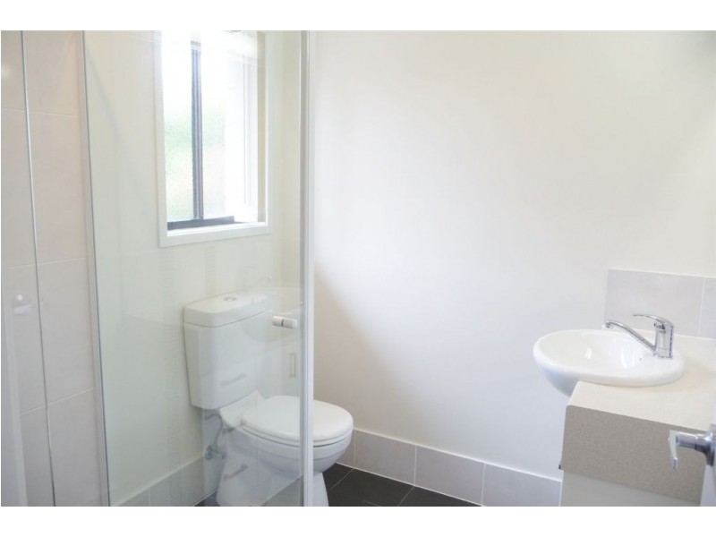3/118 Samsonvale Rd, Strathpine QLD 4500