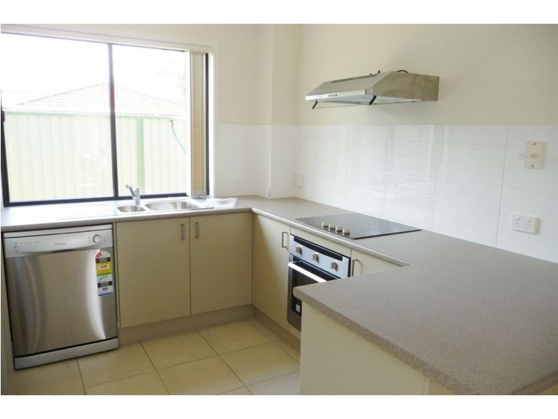 4/118 Samsonvale Rd, Strathpine QLD 4500