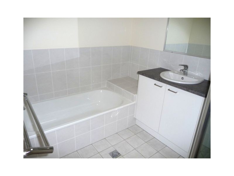 3/6 Butcher Ave, Lawnton QLD 4501