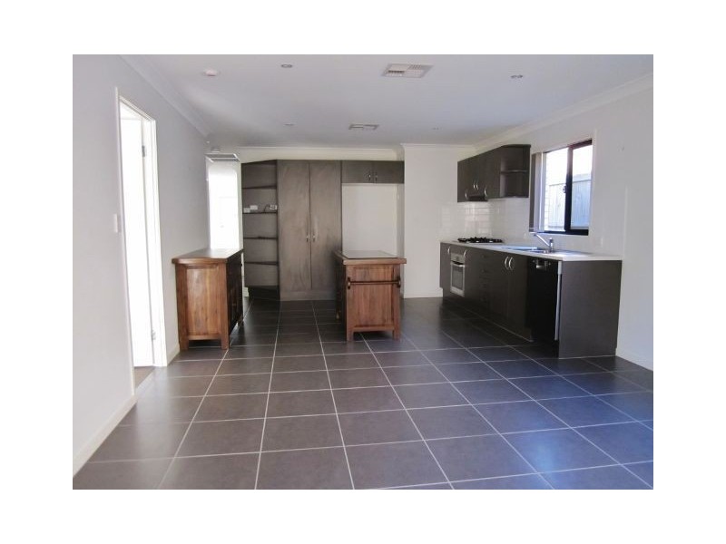 5 Cathy Way, Kallangur QLD 4503