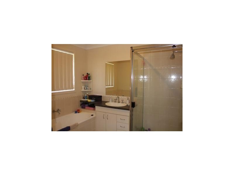 7 Lake Wivenhoe Court, Logan Reserve QLD 4133