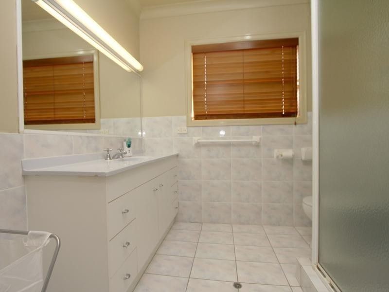 30 Faringdon St, Robertson QLD 4109