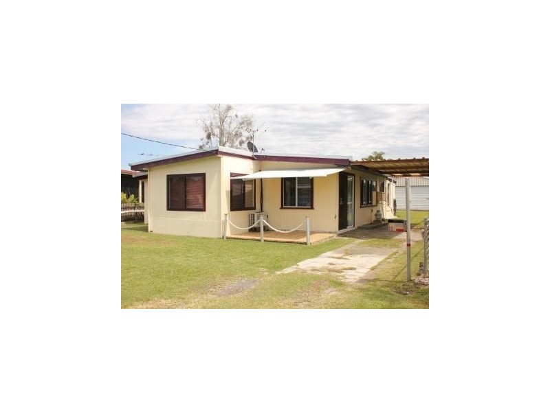 11 Second Ave, Toorbul QLD 4510