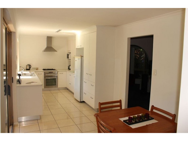 1 Burgundy crt, Petrie QLD 4502