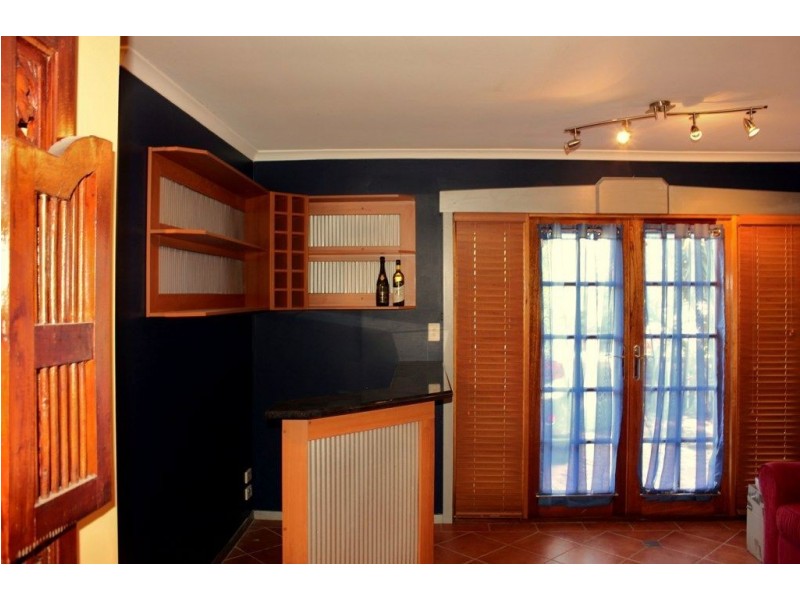 1 Burgundy crt, Petrie QLD 4502